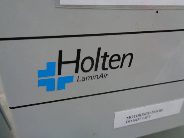 500L Holten LaminAir Flow Cabinet Type S-2000 1.2 BS II