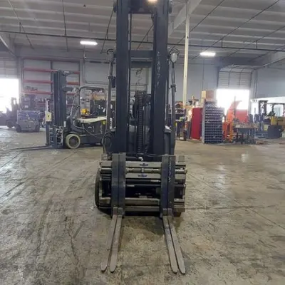 USED 2019 CROWN FC5225-60