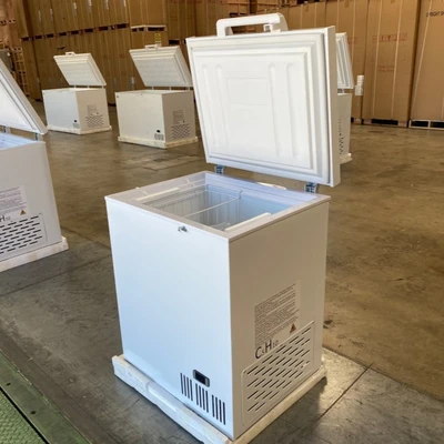 171-0384 27" Solid Top Self Contained Ultra Low Temperature Chest Freezer
