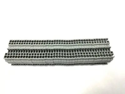 USED PHOENIX CONTACT FEED-THROUGH TERMINAL BLOCK ST 2,5 LOT OF 40