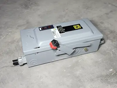 USED SQUARE D CH221N