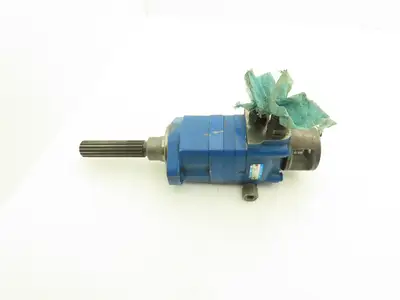 Char-Lynn 2TH08AS2S-E Hydraulic Motor 4" Shaft 16-Spline