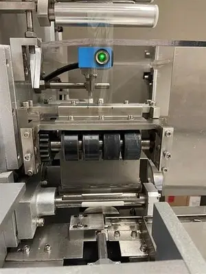 Loynds model FW500 Fold Wrapper for Pre-Formed Candies