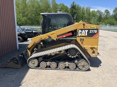 USED 2015 CAT 277D