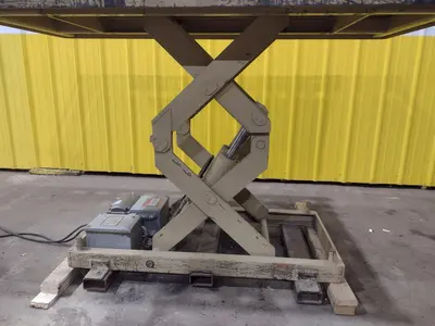4,000 LBS X 72" X 36" GLOBE INTERNATIONAL HYDRAULIC SCISSOR LIFT TABLE, 110 VOLT: STOCK #20941