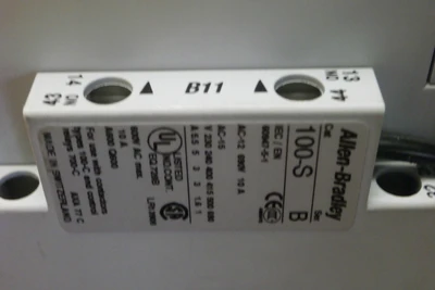 USED Allen-Bradley 140M-F8E-C32  + 100-C37