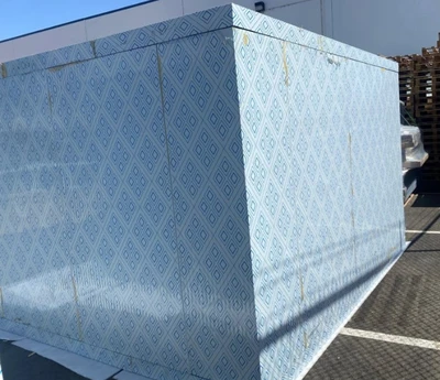 171-0069 10’ x 10’ Walk In Cooler Box with Floor