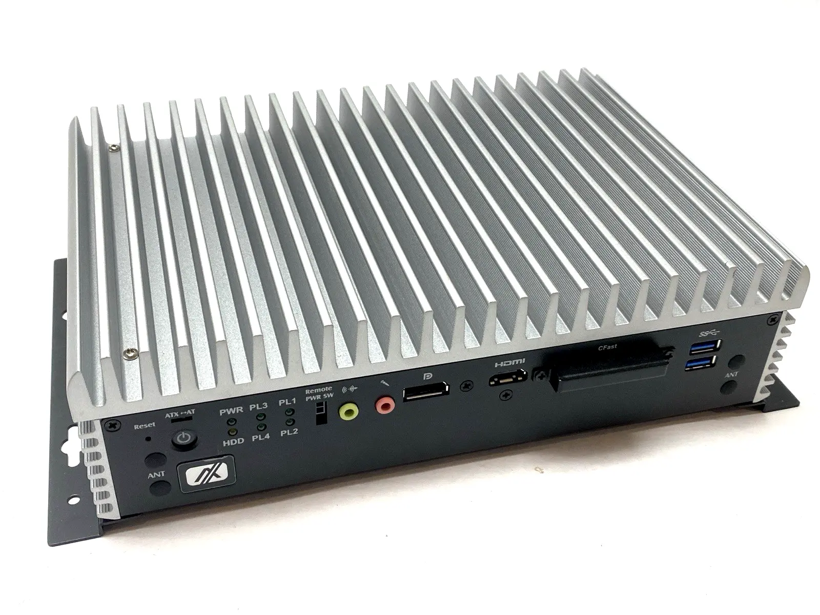 USED AXIOMTEK EBOX670-891-FL-DC