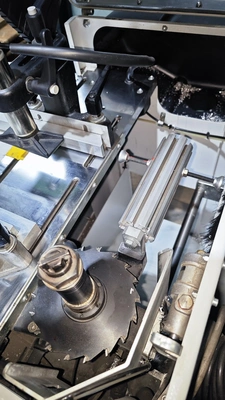 FOM INDUSTRIE Variable Angle End Mill, in excellent condition