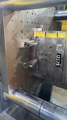 2015 MILACRON FANUC ROBOSHOT S2000I-275B-416G Injection Molding Horizontal/Vertical | Machinery Network (21)