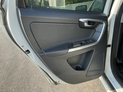 USED 2016 VOLVO XC60 T5 PREMIER