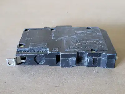 USED SQUARE D QOB115