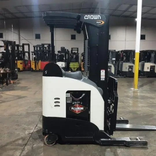 USED 2019 CROWN RR5725-45