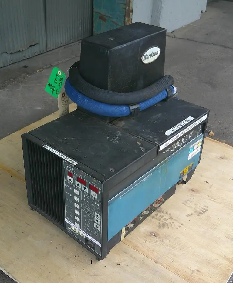 SPC9325  Hot Melt Dispenser Nordson hot melt glue dispenser model 3400V-1EAV2F