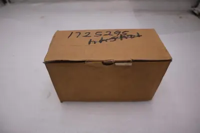 Kromschroder VAS115R/NQSR  GAS SOLENOID VALVE 88000100 NEW IN BOX STOCK H72A