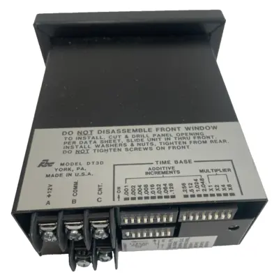 NEW RED LION CONTROLS DT3D0500 TACHOMETER