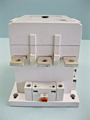 USED Allen-Bradley 100-D300