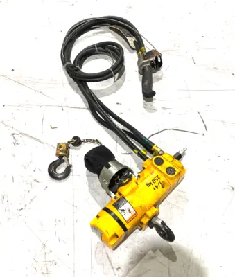 USED INGERSOLL RAND AIR CHAIN HOIST 1/4 TON, 550LBS, CLK SERIES