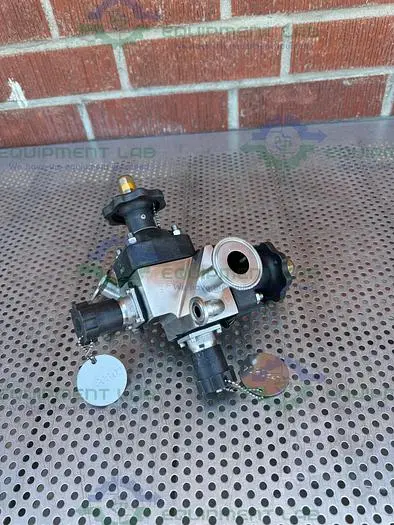 Used 4 ITT PURE FLO STAINLESS STEEL DIAPHRAGM VALVE W/ 1/2" - 1" SANITARY FITTINGS Valves/Fittings California US | Equipment Lab #485739