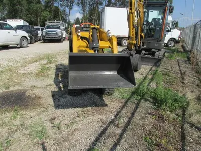 New | in-Stock 2026 SDLG STR1000H MINI SKID STEER STAND BEHIND Skid Steer Loaders Manitoba CA | Conquest Truck & Auto Sales #1421354