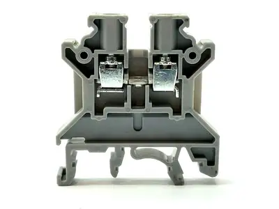 CTS4UN | Connectwell  Standard Feed Through Terminal Blocks 4mm LOT OF 10 - Used