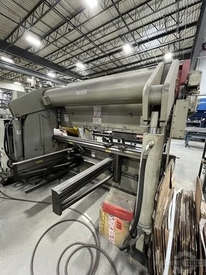 USED ACCURPRESS ADVANTAGE 717510