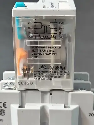 Schneider Electric Magnecraft 782XBXM4L Relay with 70-459-1 base loc4D21