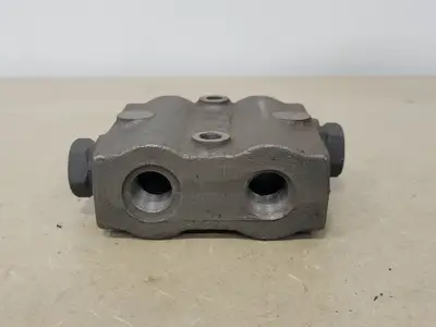 Hydraulic Block Valve 7594H, 1450 PSI