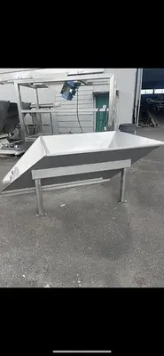 Elevated Hopper/Sorting table