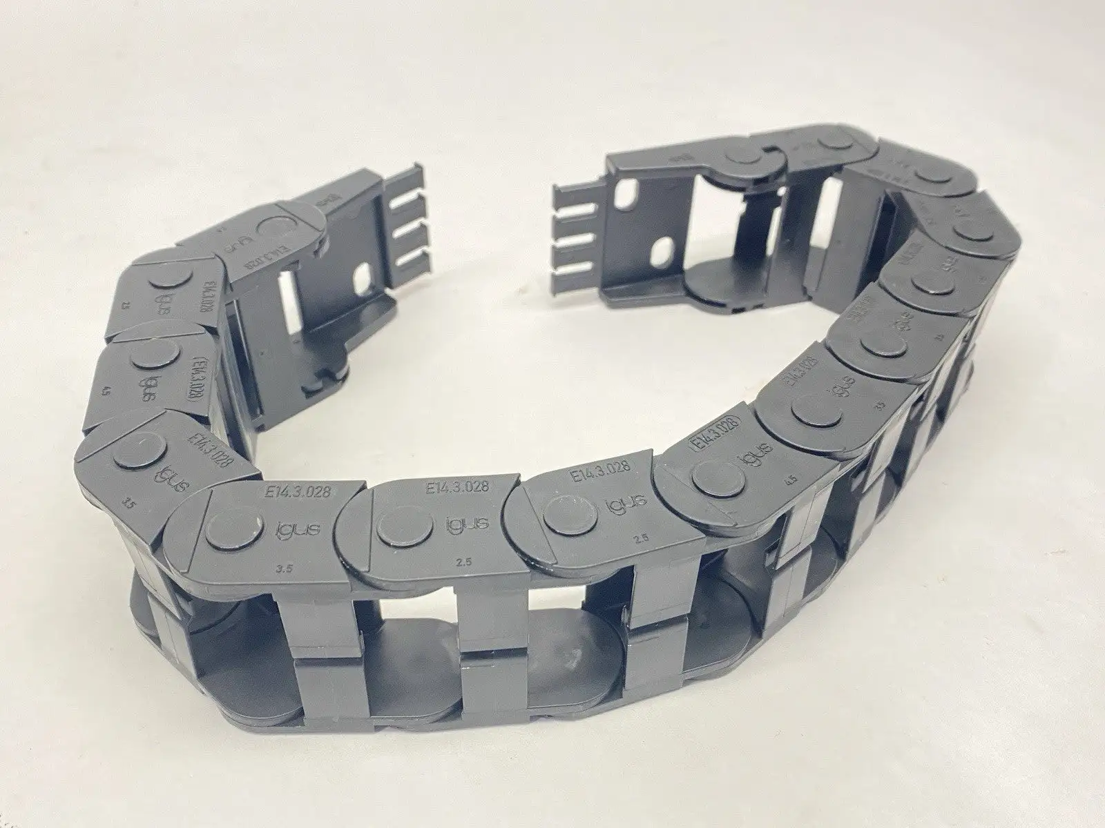 E14.3.028.0 | Igus  E14 Series Energy Chain 14 Links 1.4ft Length w/ 114-3-12PZ-A1 - New Other