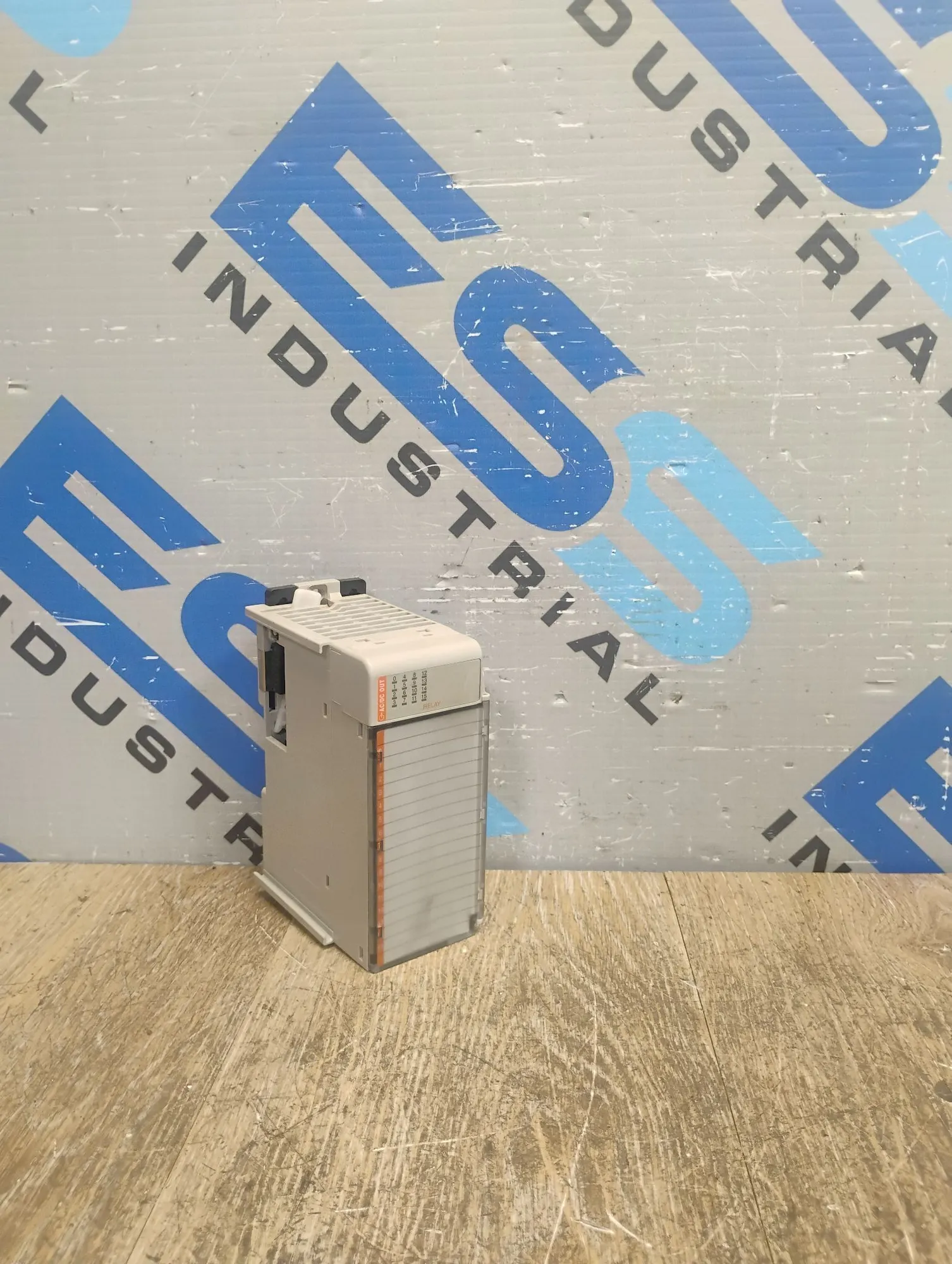 USED ALLEN BRADLEY 1769-OW16