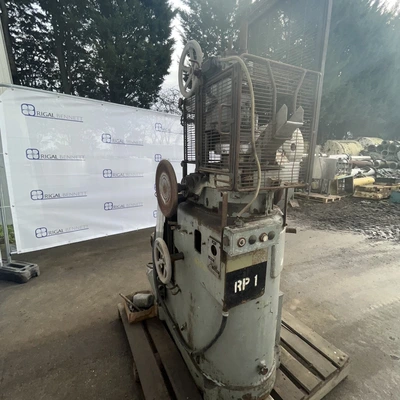 Courtoy 20 Head Rotary Tablet Press R33