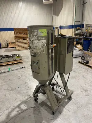 Used CONAIR HOPPER AND DRYER SYSTEM Hopper Dryers Michigan US | Maverick Industrial Sales #1091865