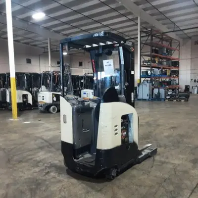 USED 2016 CROWN RR5725-45