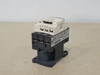 USED TELEMECANIQUE LC1D18B7