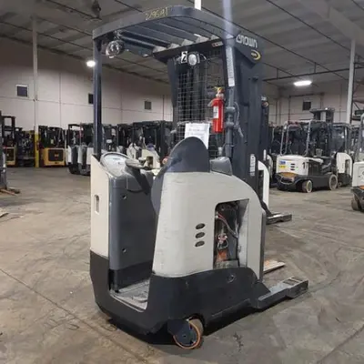 USED 2019 CROWN RR5725-45