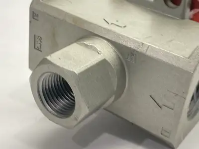 Used SMC Lock Out Relief Valve 3-Port 1" NPT Pump & Valve Parts Michigan US | Maverick Industrial Sales #1401823