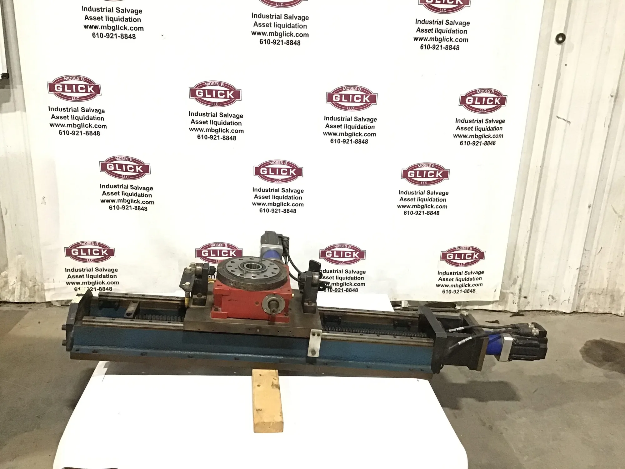 Industrial Linear Motion Slide Assembly w/ Allen Bradley MPL-B330P MJ22AA Motor