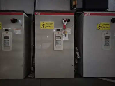 5 kV E-House Genset Control Room PDC w/ 9 x 1200 amp Breaker