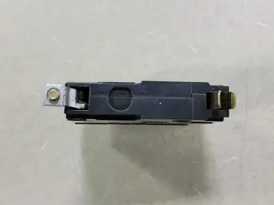 NEW SQUARE D QOB115