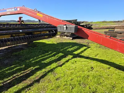 USED 2016 NEW HOLLAND H7150