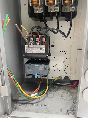 USED SIEMENS THREE PHASE COMBINATION MAGNETIC STARTER