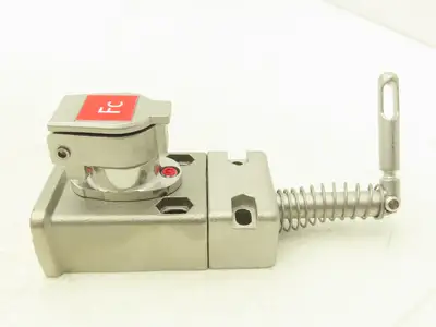 Allen Bradley 440T-MSALE10FC Guardmaster Trapped Key Interlock Switch No Key