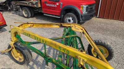 USED JOHN DEERE 640