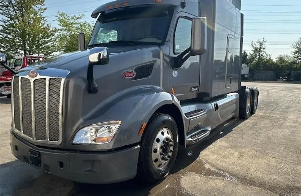 USED 2020 PETERBILT 579