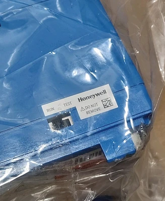 NEW Honeywell RM7897A1001