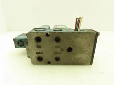 MAC 6521B-211-PM-111DA Pneumatic Double Solenoid Valve 4/2-Pos 120V w/Sub-Base
