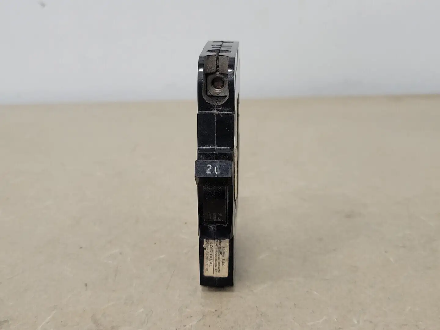20 Amp, 1 Pole, 120/240 volts Circuit Breaker