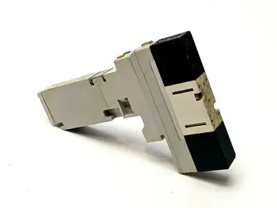 VQC1400N-5 | SMC  Plug-In Double Solenoid Valve 5-Port - Used