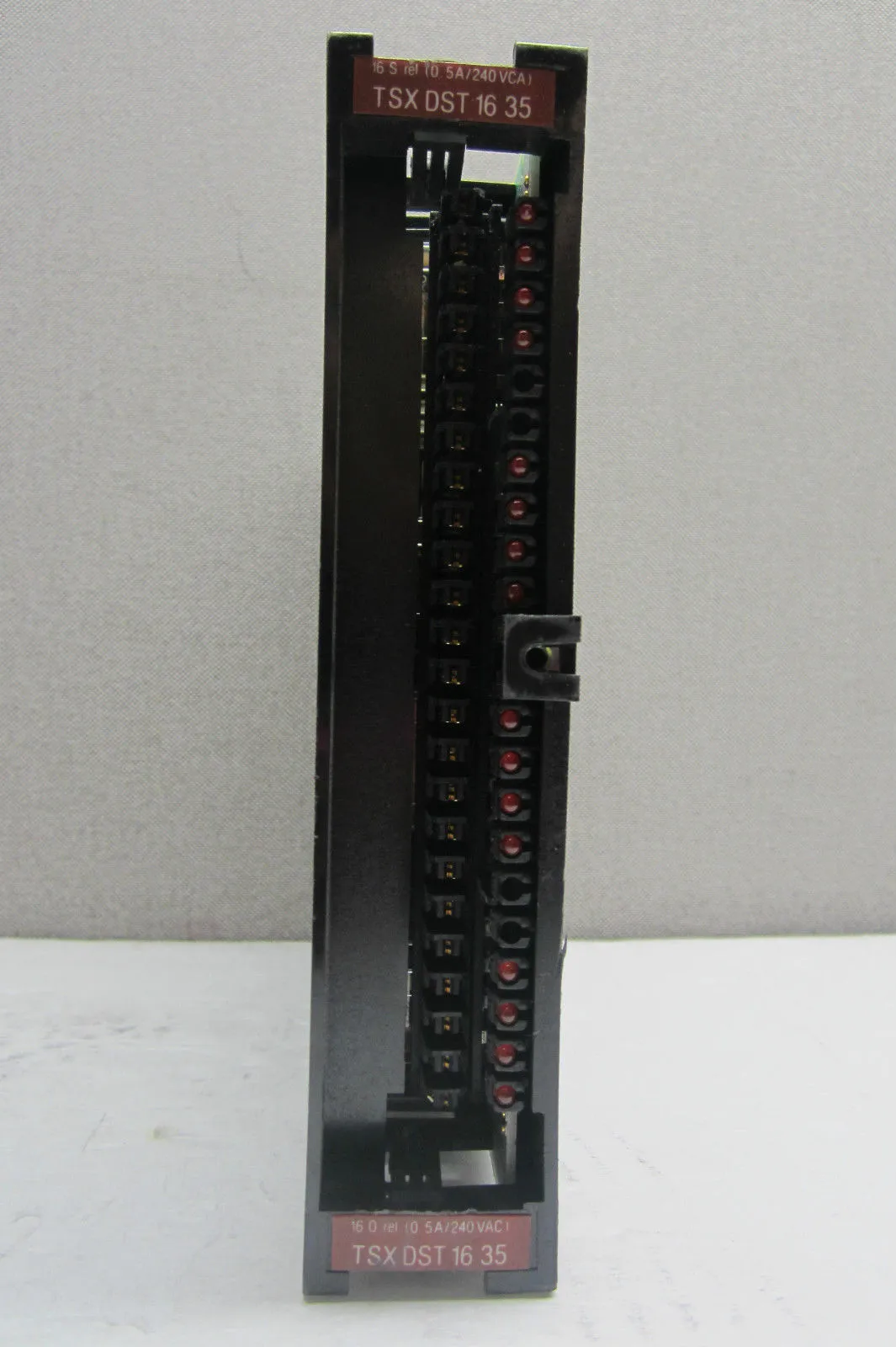 USED TELEMECANIQUE TSX-DST-1635 OUTPUT MODULE TSXDST1635